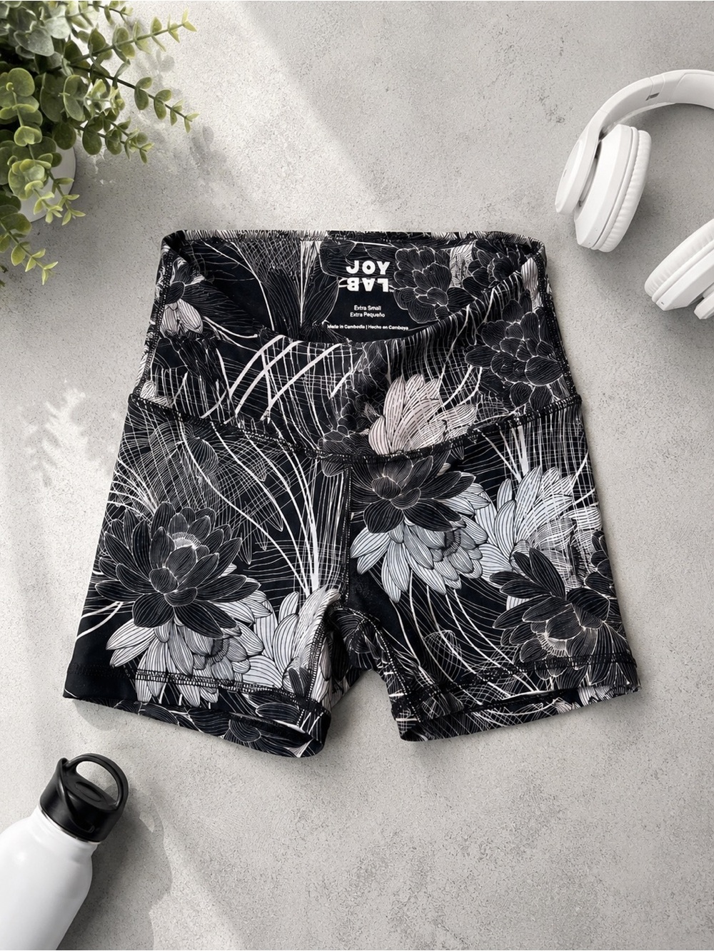 JoyLab Black & White Floral High-Rise Bike Shorts